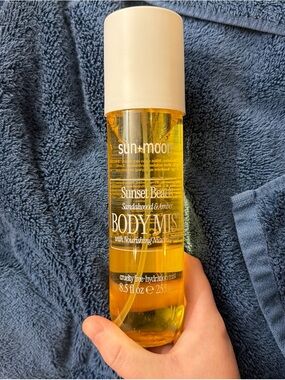 Sun n Moon Sunset Beach Sandalwood & Amber Body Mist — Yellow